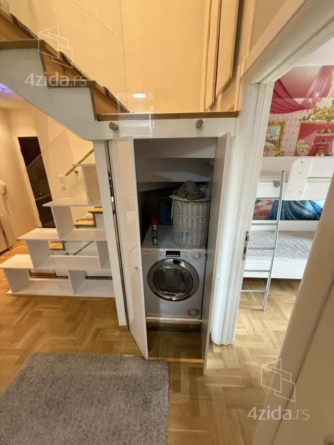 Četvoroiposoban stan | 4zida