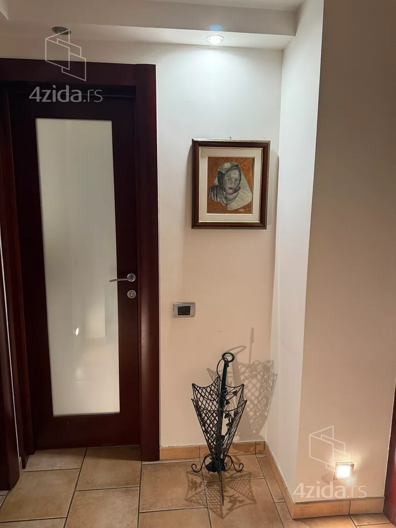 4-etažna kuća | 4zida