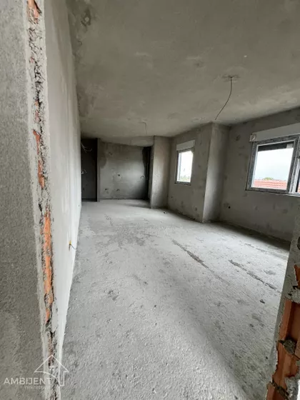 Stari Banovci | 4zida.rs