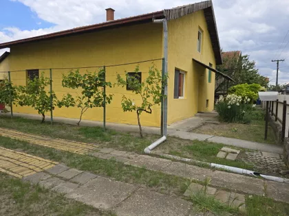 Mali Bajmok | 4zida.rs