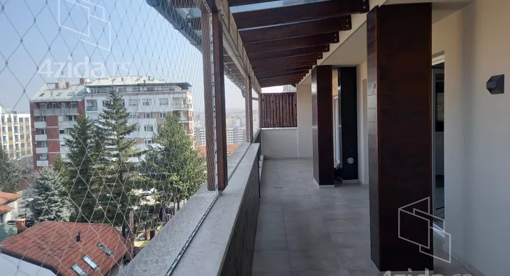 Petosoban stan | 4zida