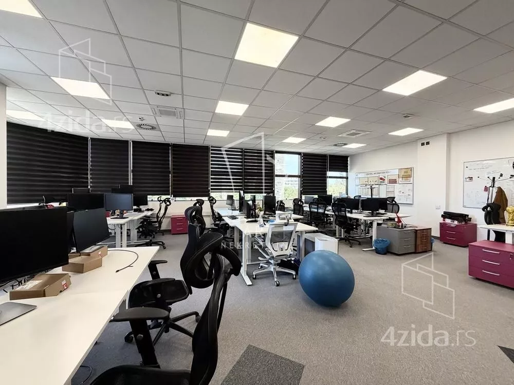 Poslovni prostor | 4zida