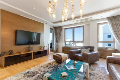 Trešnjinog cveta | 4zida.rs