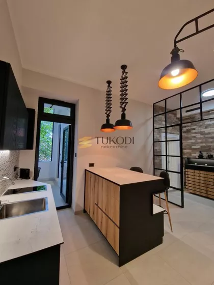 MAKSIMA GORKOG | 4zida.rs