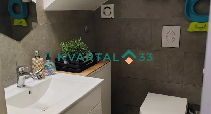 Četvoroiposoban stan | 4zida
