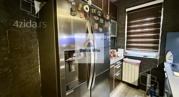 Šestosoban stan | 4zida