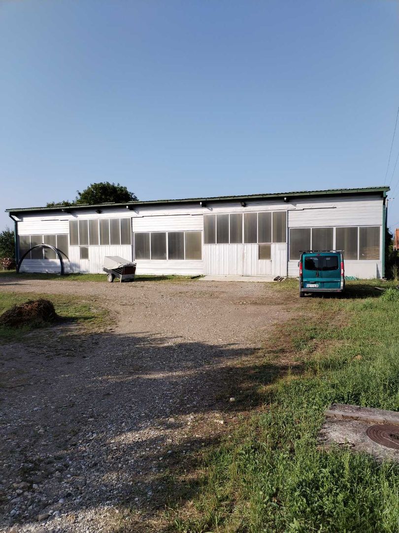 Hala na prodaju, Trnava, 290.000€, 705m² 4zida