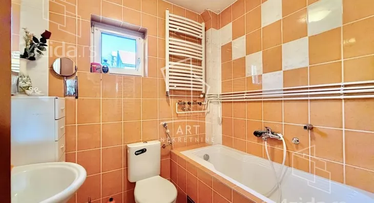 Petosoban stan | 4zida