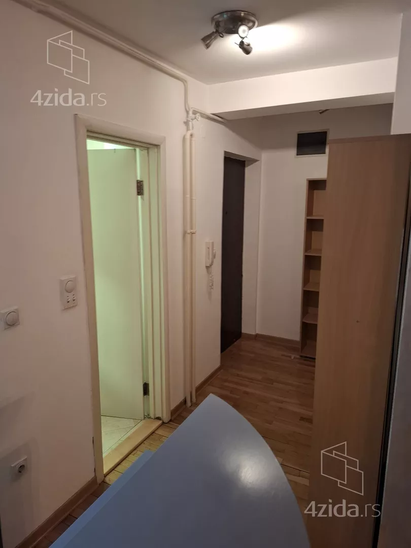 Beograd, Zvezdara opština, Đeram, Starca Vujadina 9 - 11