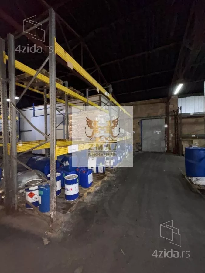 Poslovna zgrada | 4zida