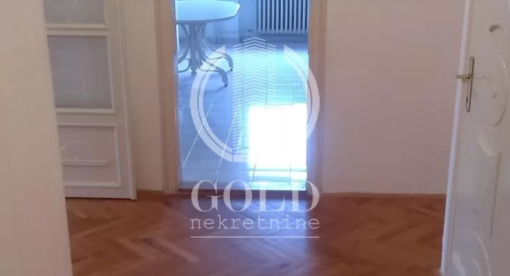 Četvoroiposoban stan | 4zida