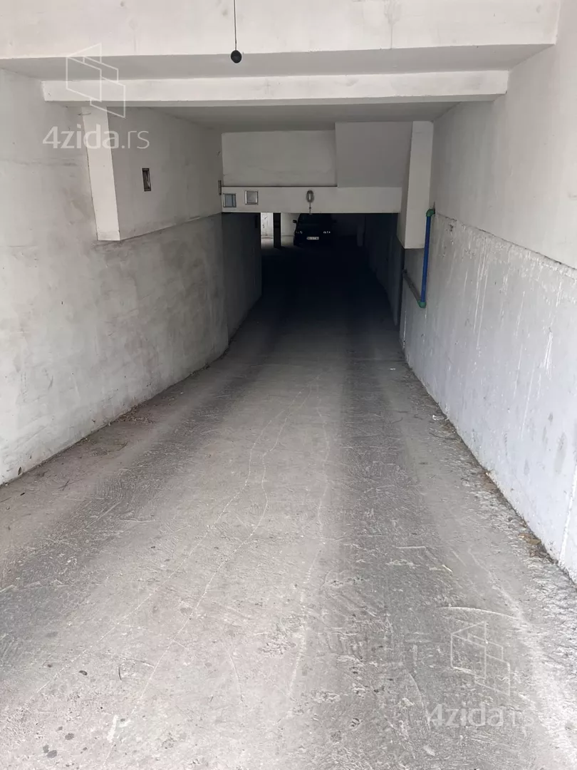 Parking | 4zida