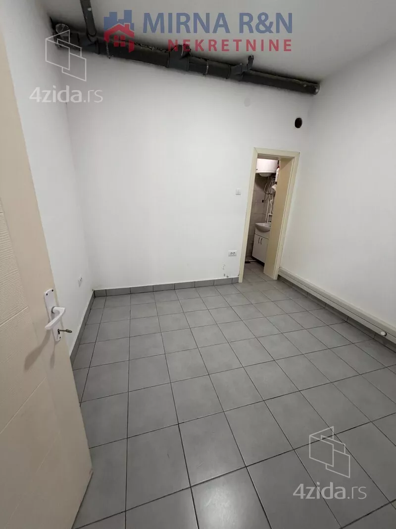 Lokal | 4zida