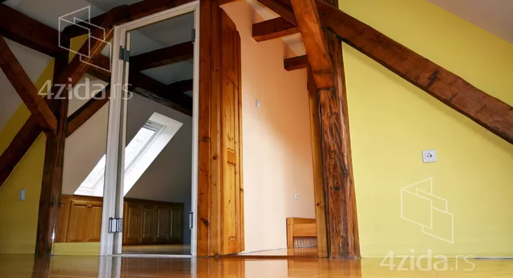 Šestosoban stan | 4zida