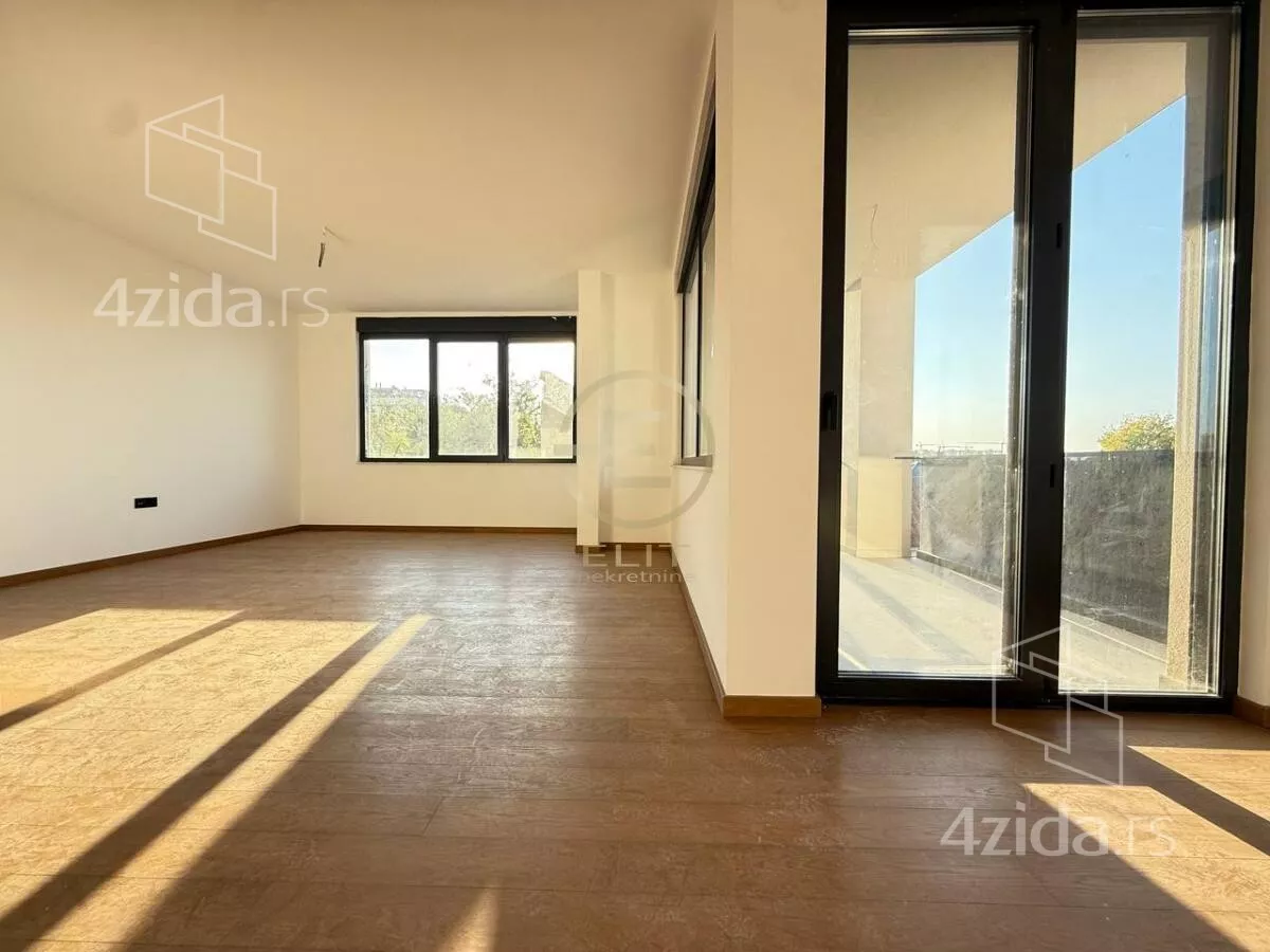 Petosoban stan | 4zida