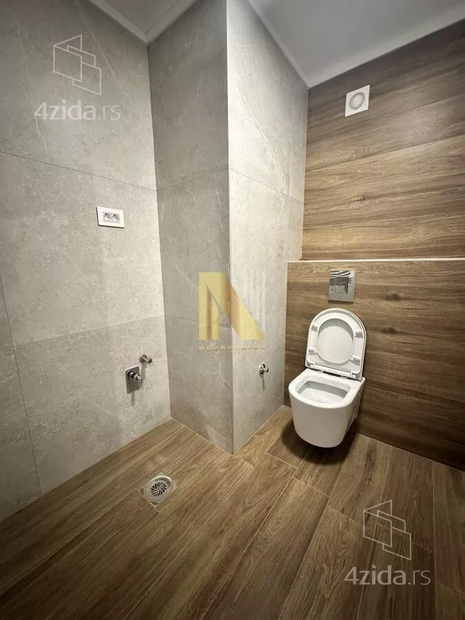 Četvoroiposoban stan | 4zida