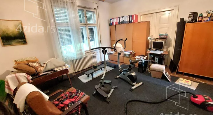 Četvoroiposoban stan | 4zida