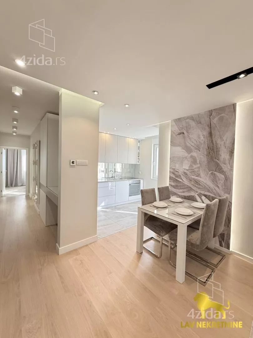 Troiposoban stan | 4zida