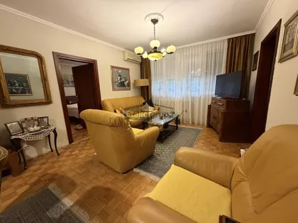 Prvomajska | 4zida.rs