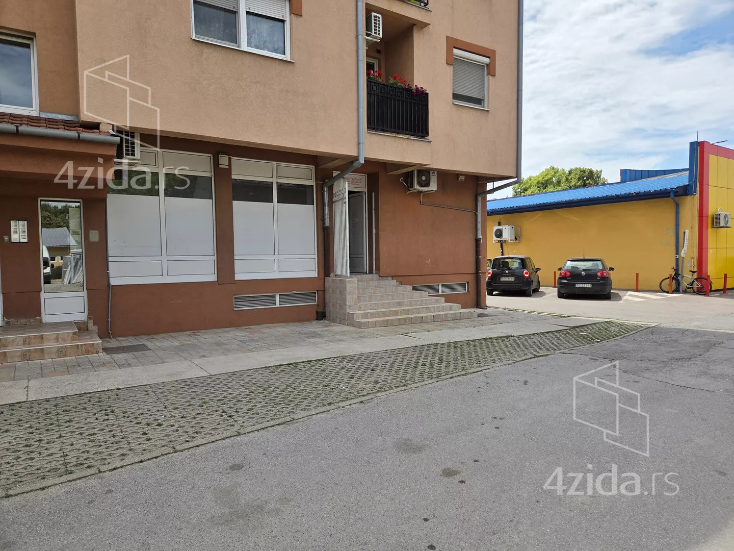 Poslovni prostor | 4zida