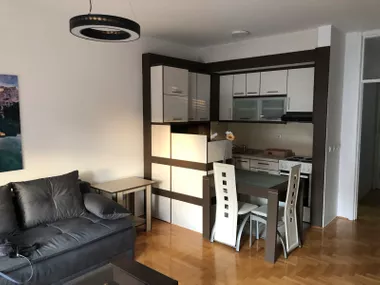 Nedeljka Gvozdenovića 33