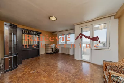 Mike Alasa | 4zida.rs