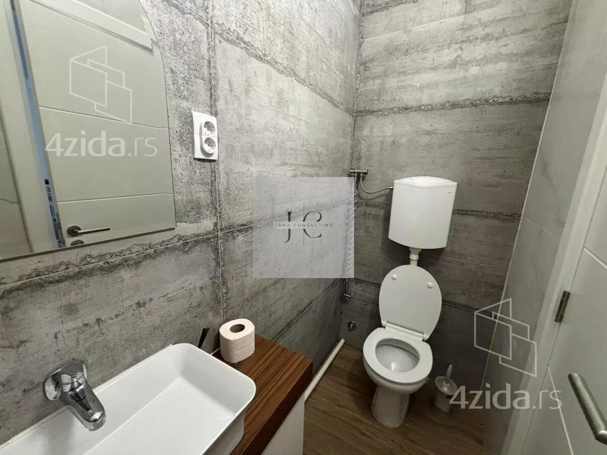 Petosoban stan | 4zida