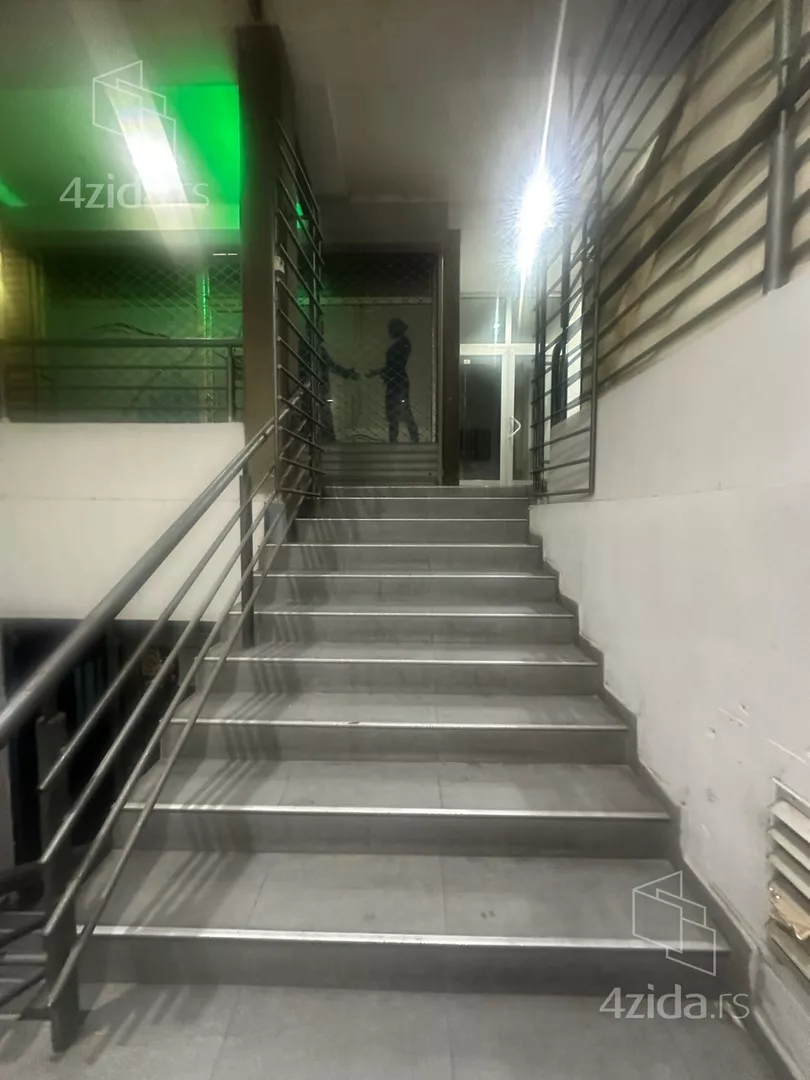 Lokal | 4zida
