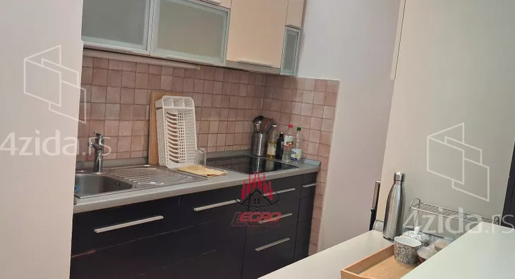 Petoiposoban stan | 4zida