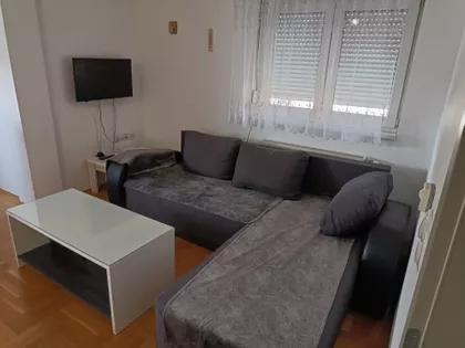 Lovćenska 1 | 4zida.rs