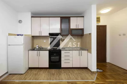 Devet Jugovića | 4zida.rs