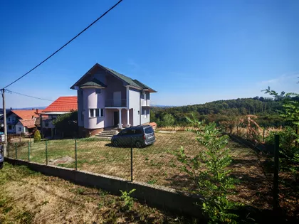 Karađorđeva 165 | 4zida.rs