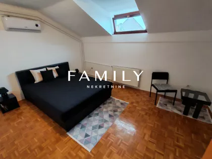 Stari Grad | 4zida.rs