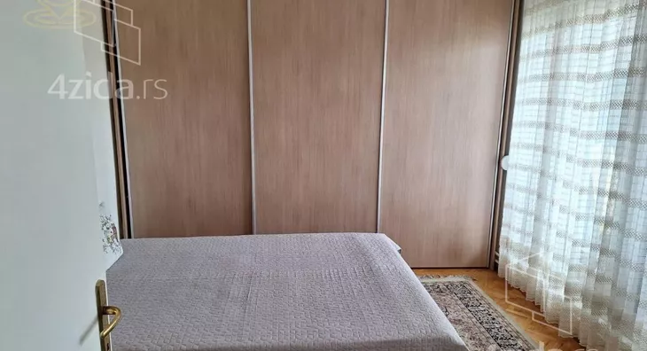 Četvoroiposoban stan | 4zida