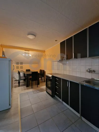 Ugrinovački put | 4zida.rs