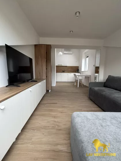 JOVANA SUBOTIĆA | 4zida.rs