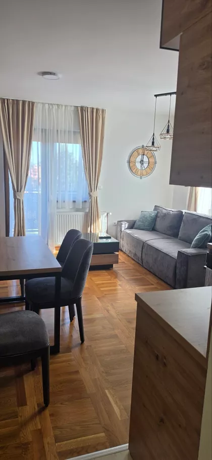 Nikole Altomanovića 128 | 4zida.rs