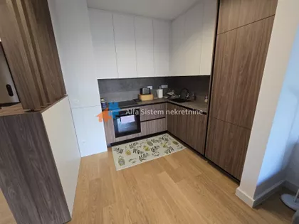 Vukov Spomenik | 4zida.rs