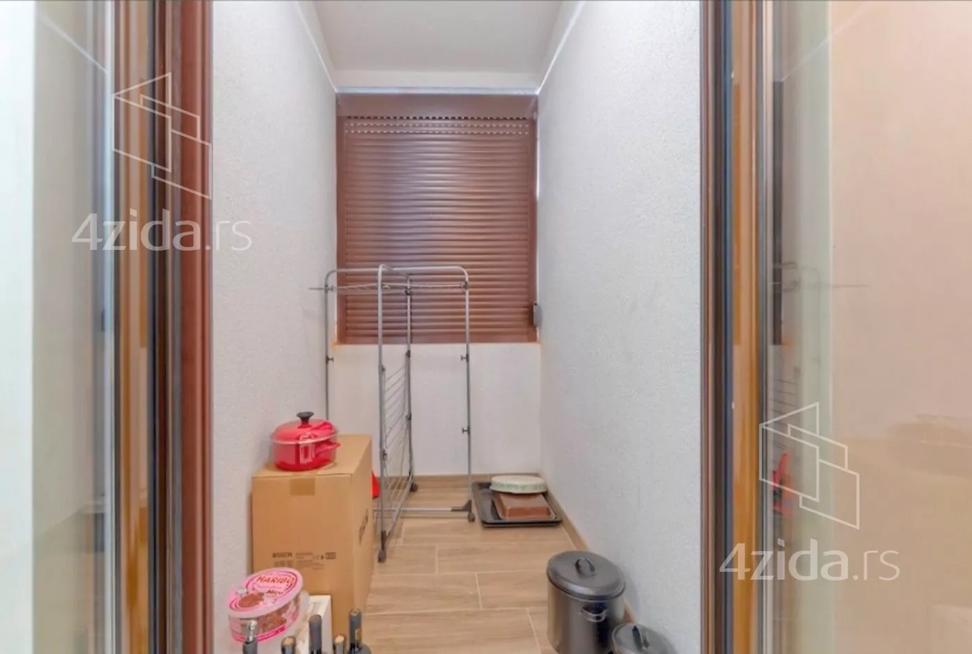 Šestosoban stan | 4zida