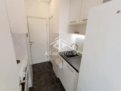 Crveni Krst Vračar | 4zida.rs