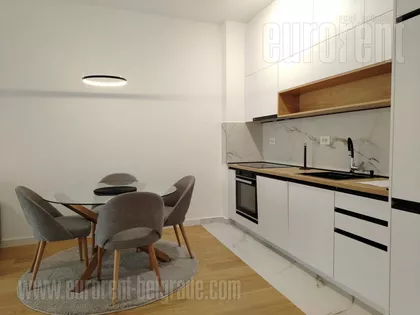 DONJI DORĆOL | 4zida.rs