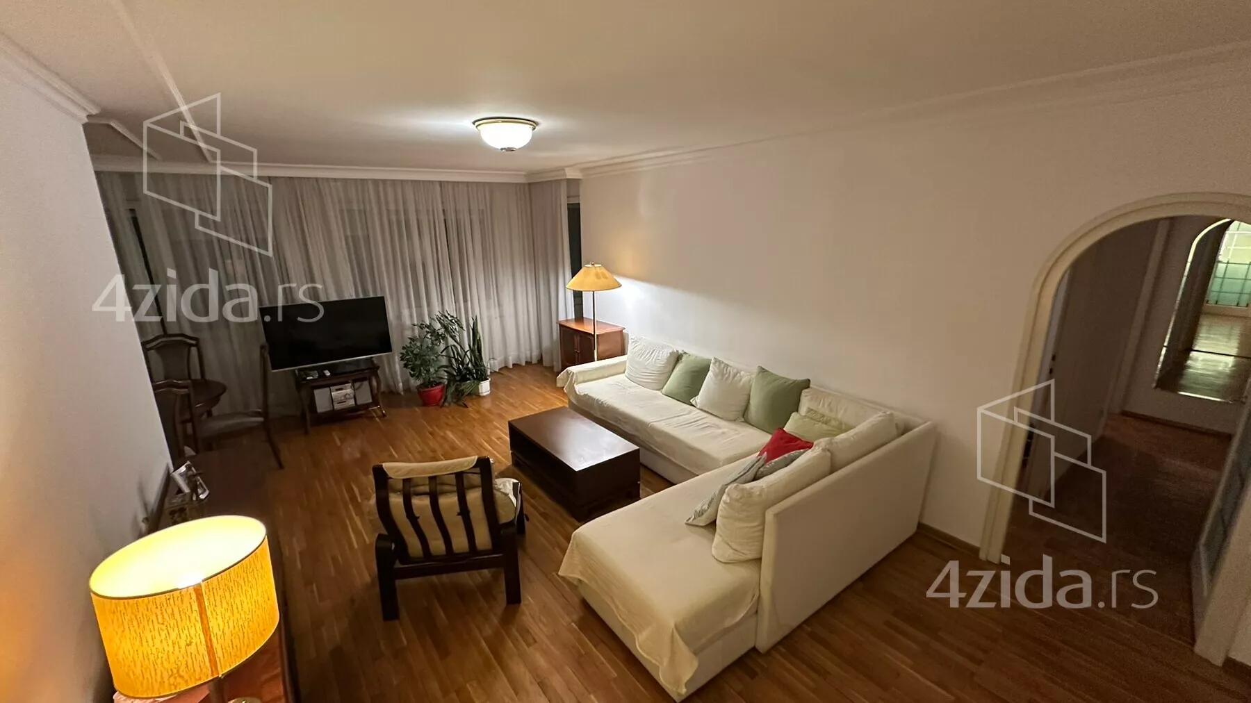 Troiposoban stan | 4zida