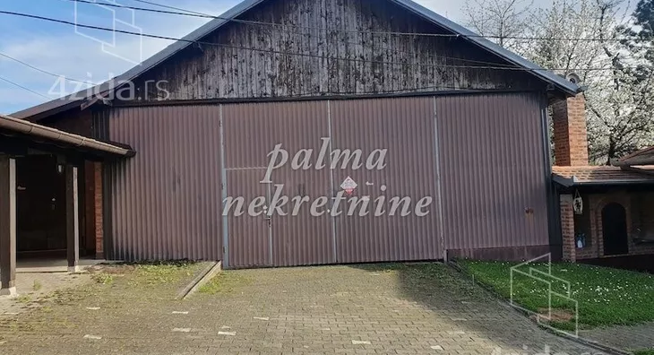 Poslovna zgrada | 4zida