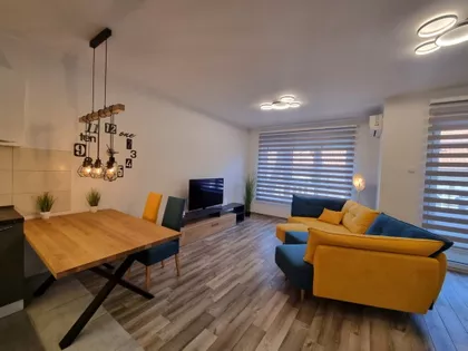 Stan + parkong mesto u podzemnoj garaži | 4zida.rs