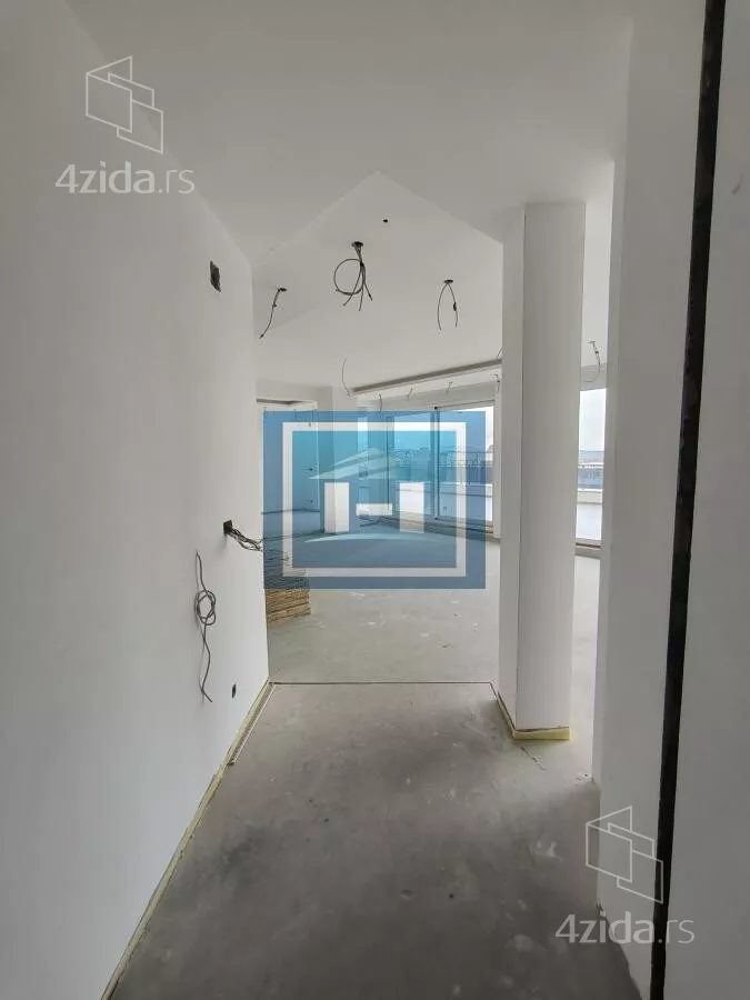 Petosoban stan | 4zida