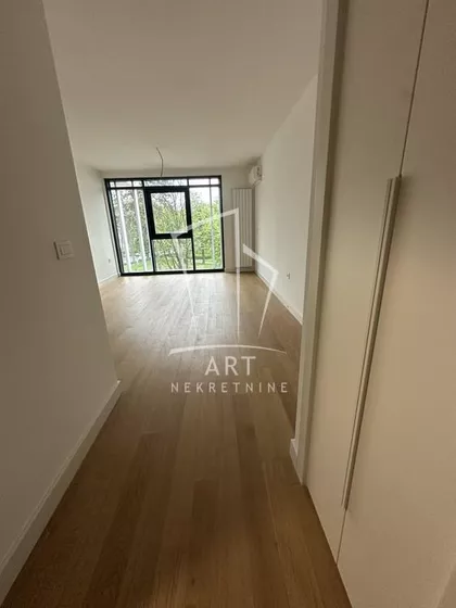 Milana Rakića | 4zida.rs