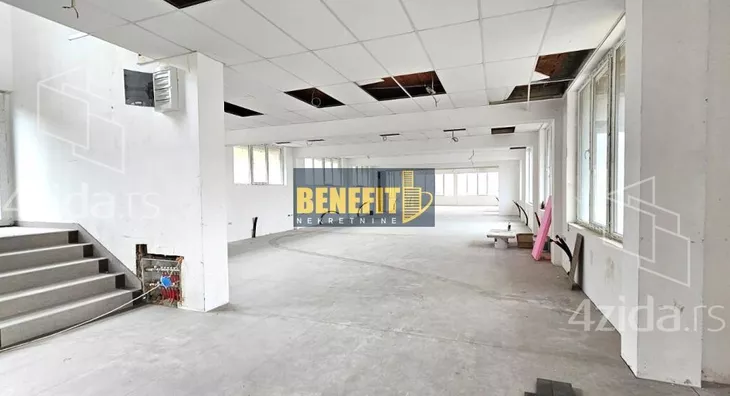 Poslovna zgrada | 4zida