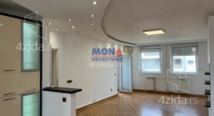 Šestosoban stan | 4zida