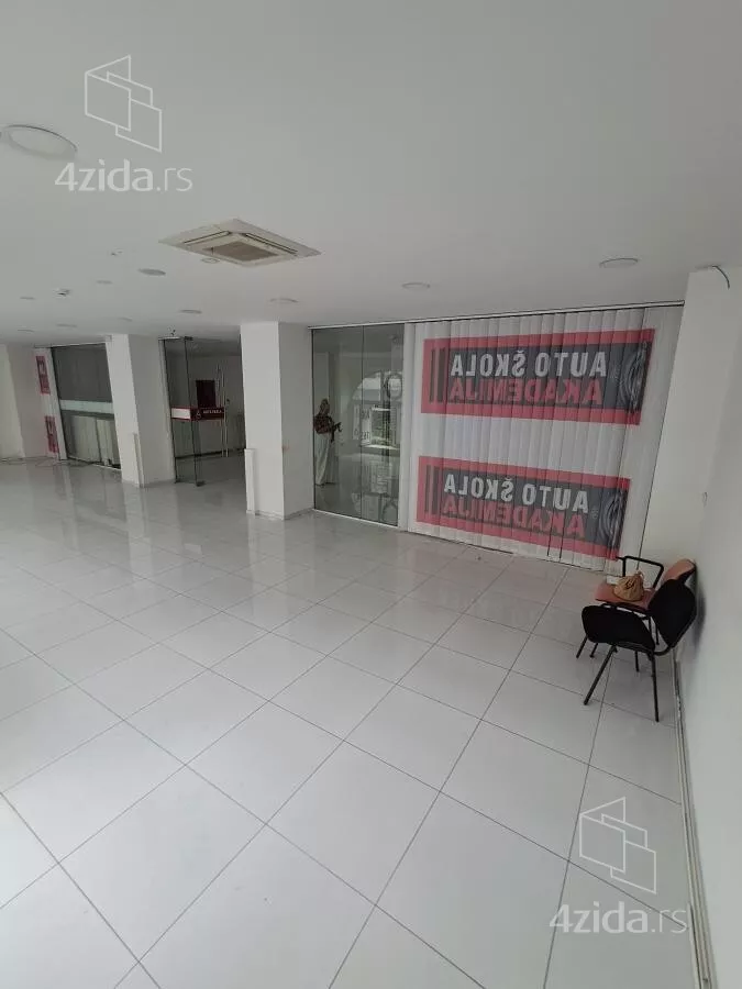 Lokal | 4zida