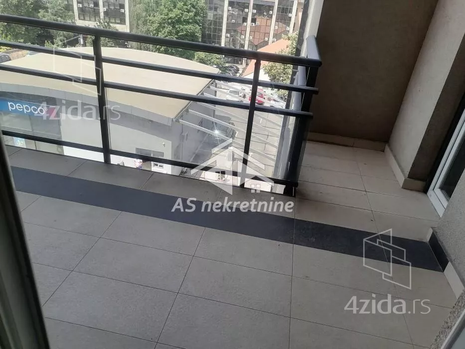 Četvoroiposoban stan | 4zida